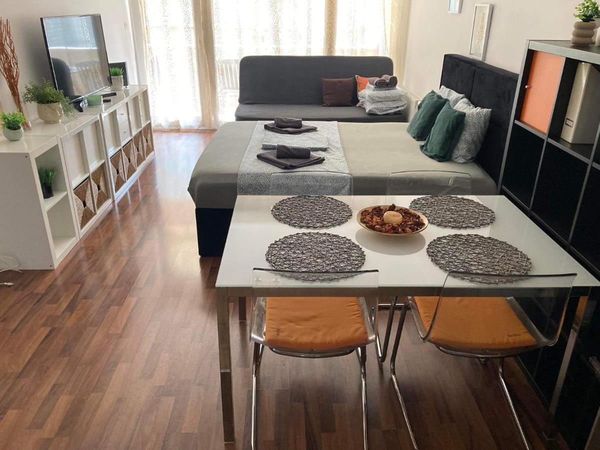 Corvin Boutique Apartment Parking In The Plaza 부다페스트 외부 사진
